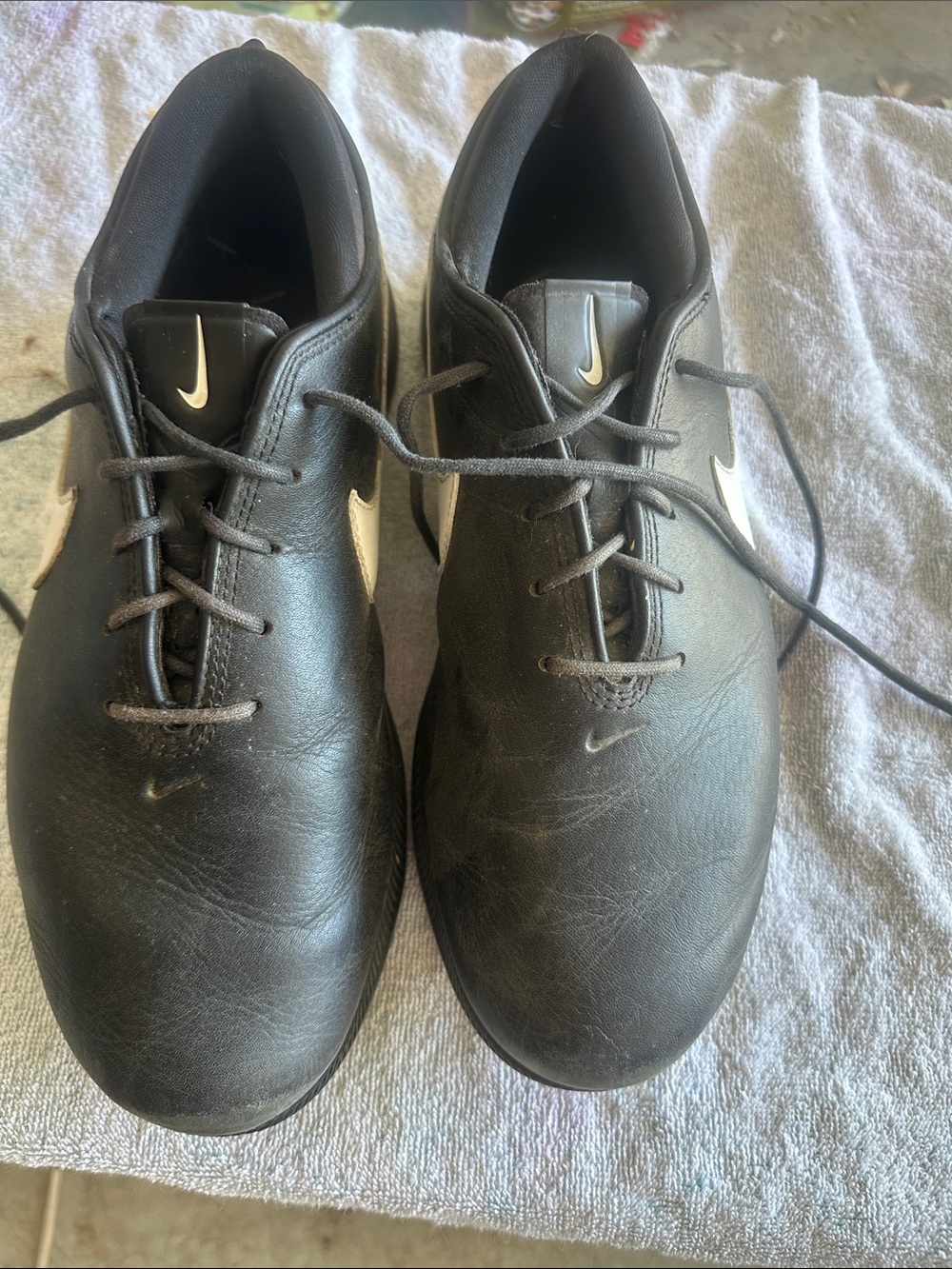 GUC Nike Men’s Black and White Leather golf cleats size 10.5